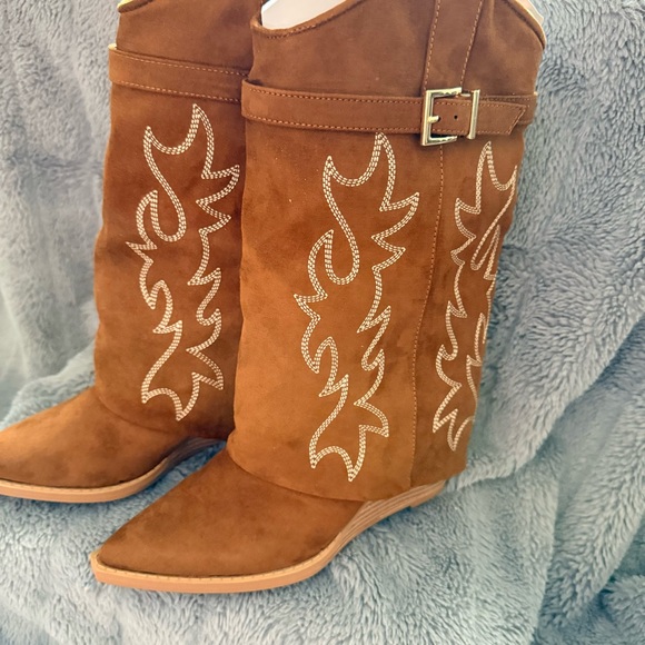 Brown Madden Girl Western Boots with Embroidered Design - Picture 5 of 7